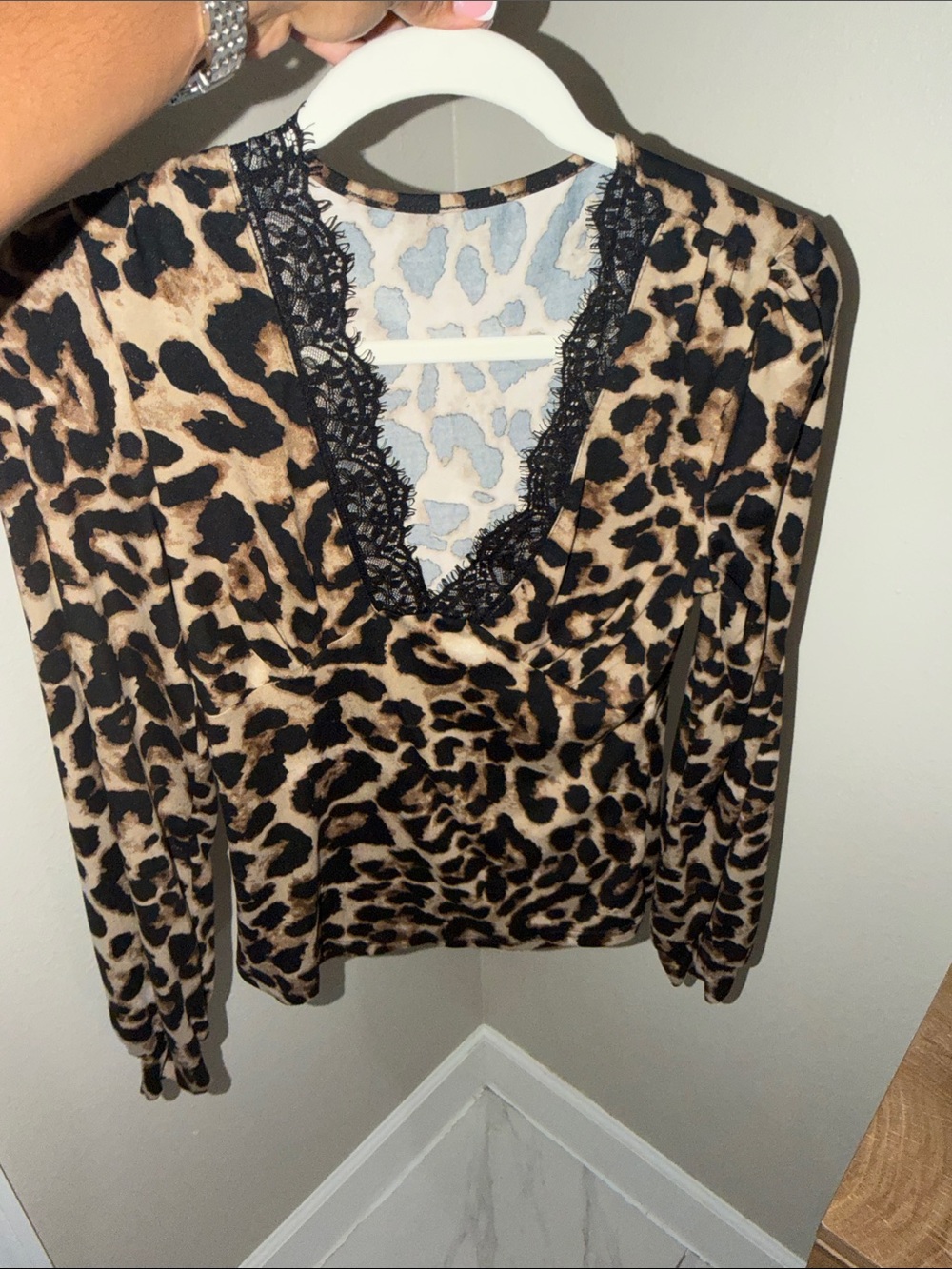 Leopard Print V-Neck Lace Trim Women's Top - Black & Tan